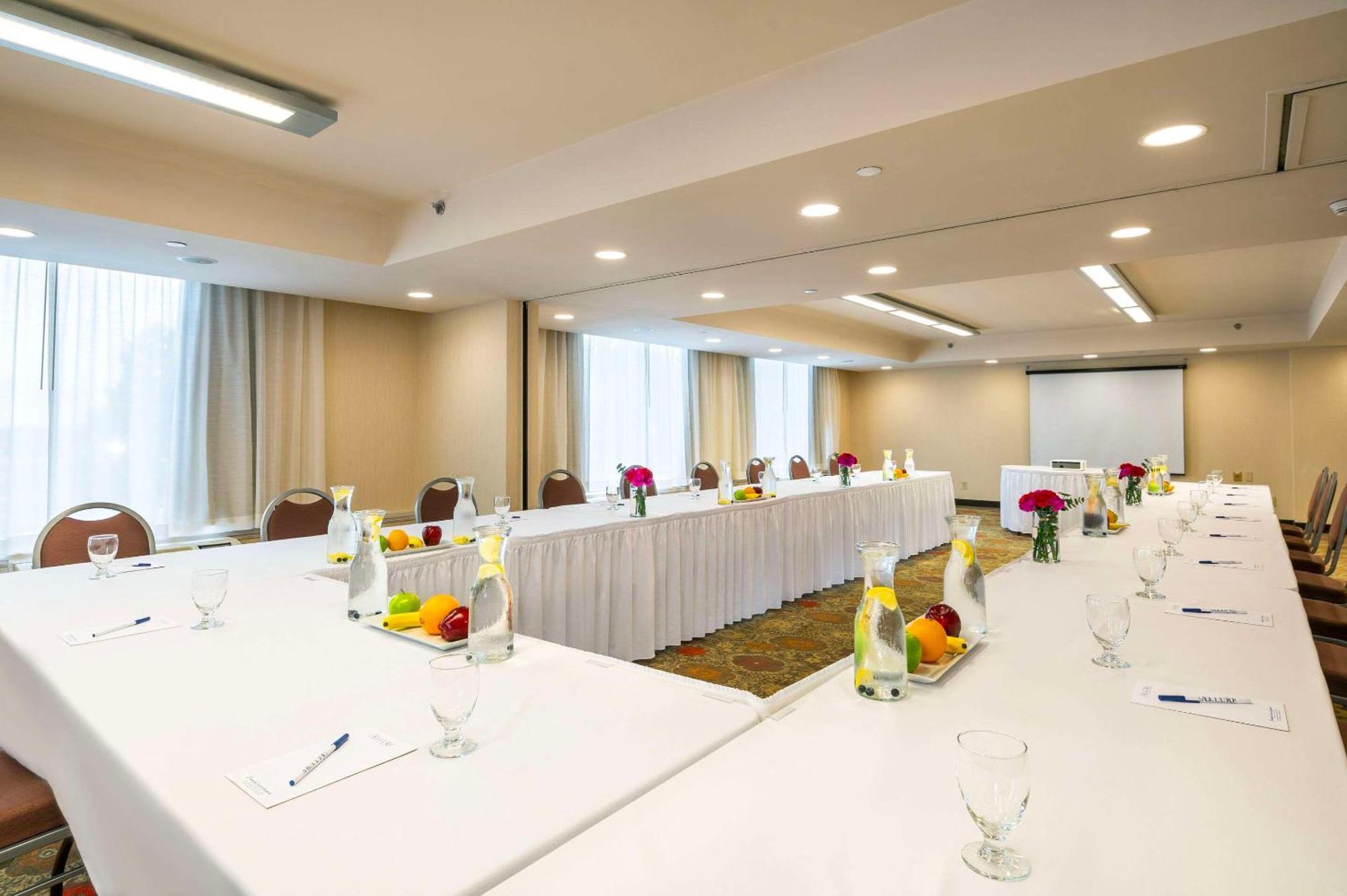 Allure Hotel & Conference Centre, Ascend Hotel Collection Barrie Zewnętrze zdjęcie